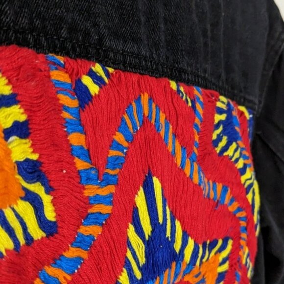 Embroidered Jean jacket ethnic Aztec boho styled black wash Medium T11 - Picture 4 of 7